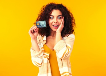 Credit Card Debt: Is it worth it? Deep Dive into